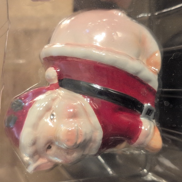 Holiday Pigs Dressed In Santa Suits Salt And Pepper Shakers  - Picture 2 of 5